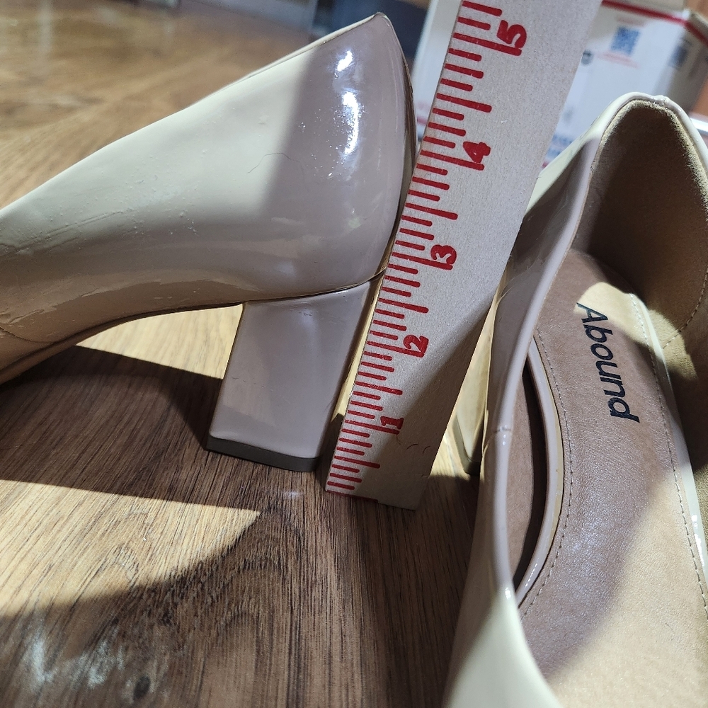 Abound Women's Cream Pumps, Size 5.5M - Picture 4 of 10